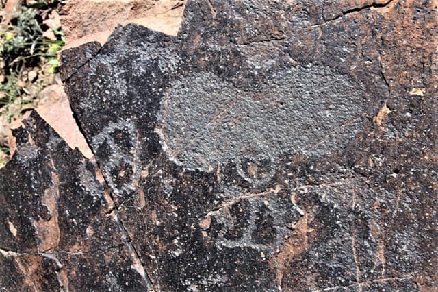 Миниатюра Петроглифы Кызылдары