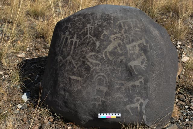 Миниатюра Петроглифы Кестелитас