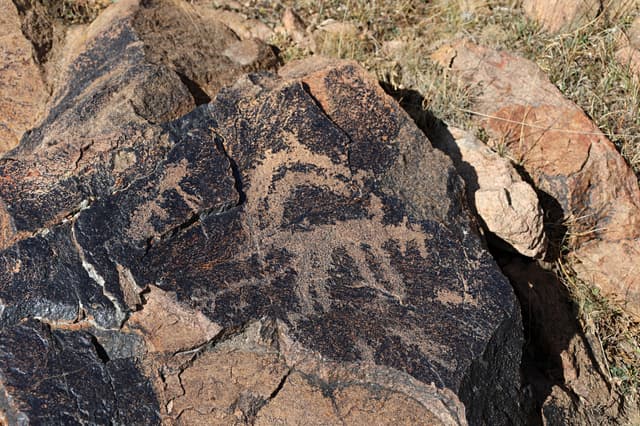 Миниатюра Петроглифы Меркенского святилища